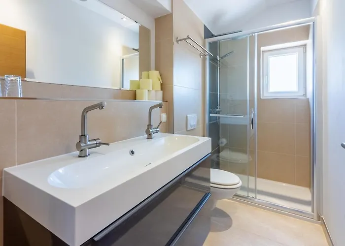 Rimac And Gostinjska kuća 3*